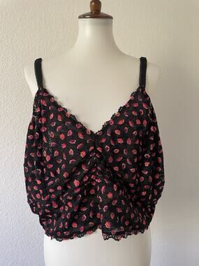 Torrid Curve Lingerie Plunge Bralette Crop Unlined Lace Lip Print Intimates